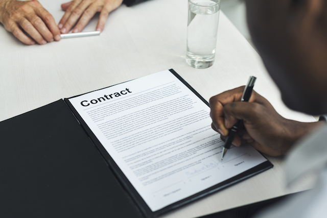 The First 90 Days With a New Agent: What Happens After You Sign